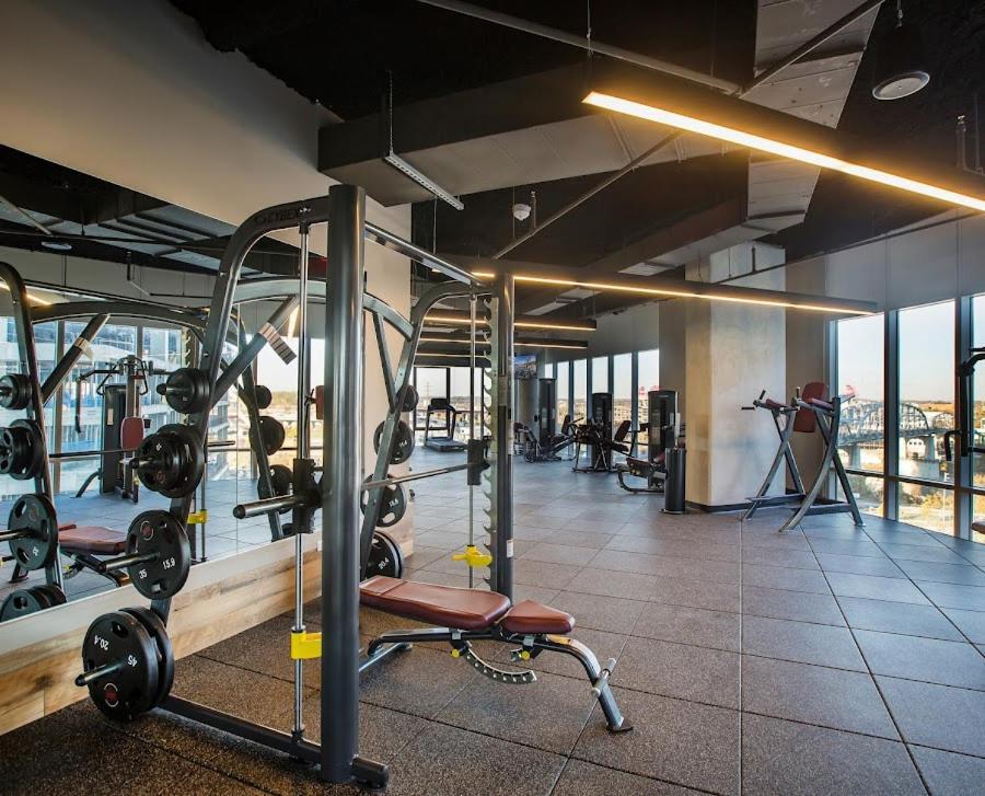 Placemakr Premier SoBro Nashville Exterior foto The gym at the 100th floor