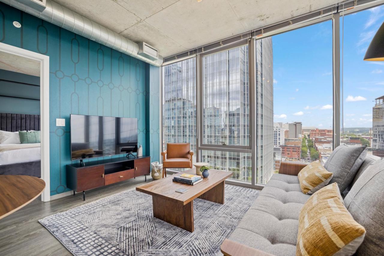 Placemakr Premier SoBro Nashville Exterior foto A staged living room at 1001 Burnet