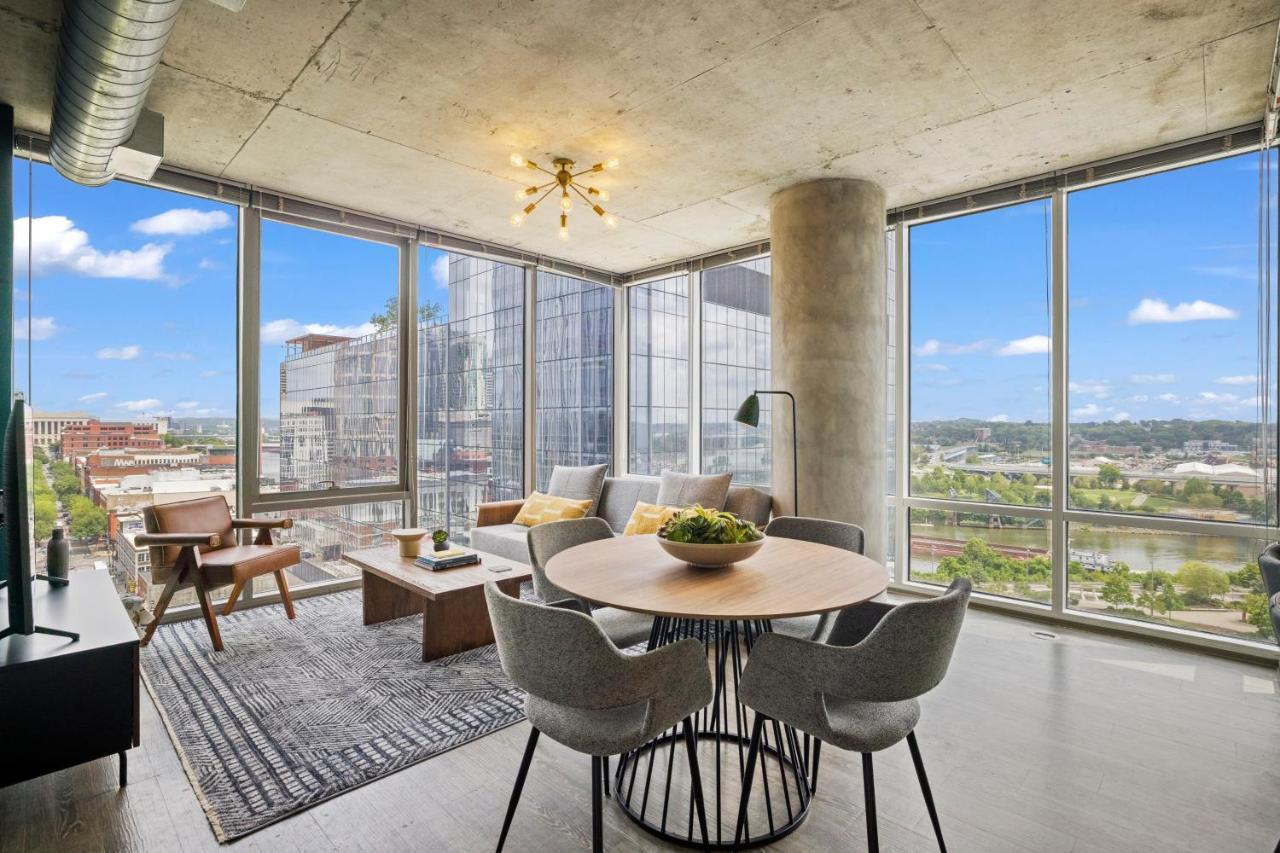 Placemakr Premier SoBro Nashville Exterior foto A staged living room at the 1001 Cooper