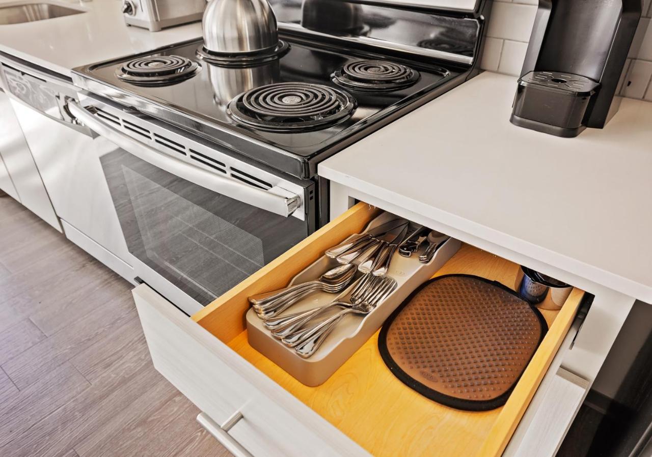 Placemakr Premier SoBro Nashville Exterior foto A kitchen drawer