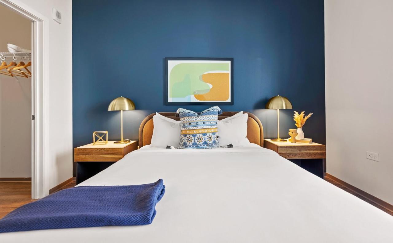 Placemakr Premier SoBro Nashville Exterior foto A bedroom at the Hotel Zags